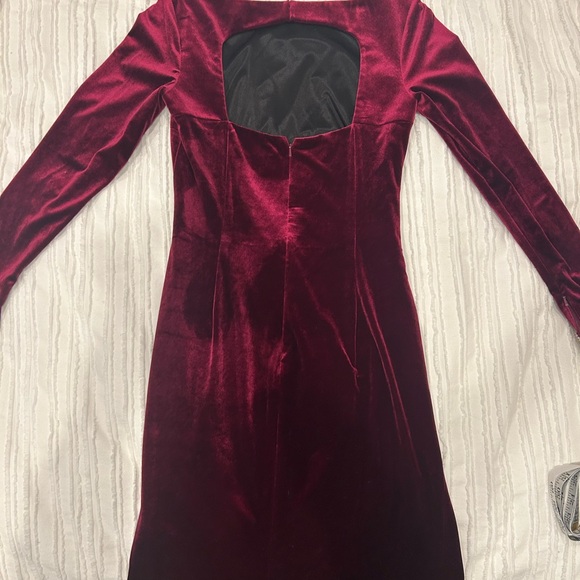 David Meister Velvet Burgundy Cocktail Dress with Crystal Cuffs - Picture 9 of 14